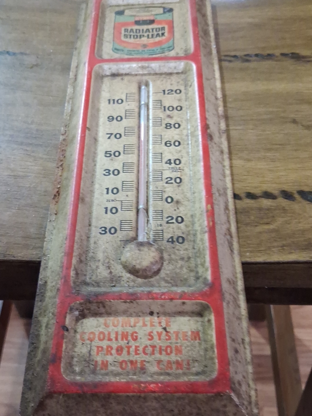 Wynns Radiator Stop-Leak Thermometer Wall Accent in Red
